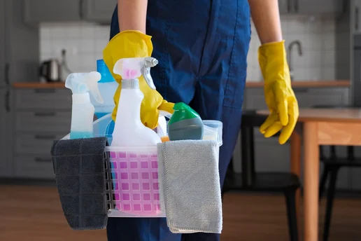 présentation des produits de nettoyage de maison